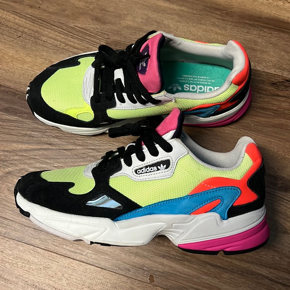 Adidas Sneakers